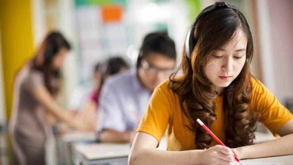 CHIA SẺ KINH NGHIỆM LUYỆN NGHE IELTS, MÌNH ĐÃ TỰ HỌC IELTS LISTENING NHƯ THẾ NÀO? 4 kinh nghiệm luyện nghe ielts